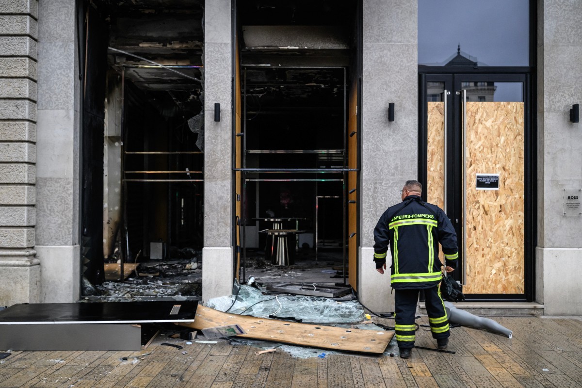 App de revenda bloqueia anúncios de roupas roubadas durante protestos na França