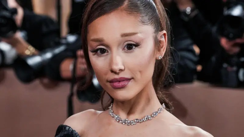 Por que Ariana Grande vai pausar sua carreira e evitar aparições públicas