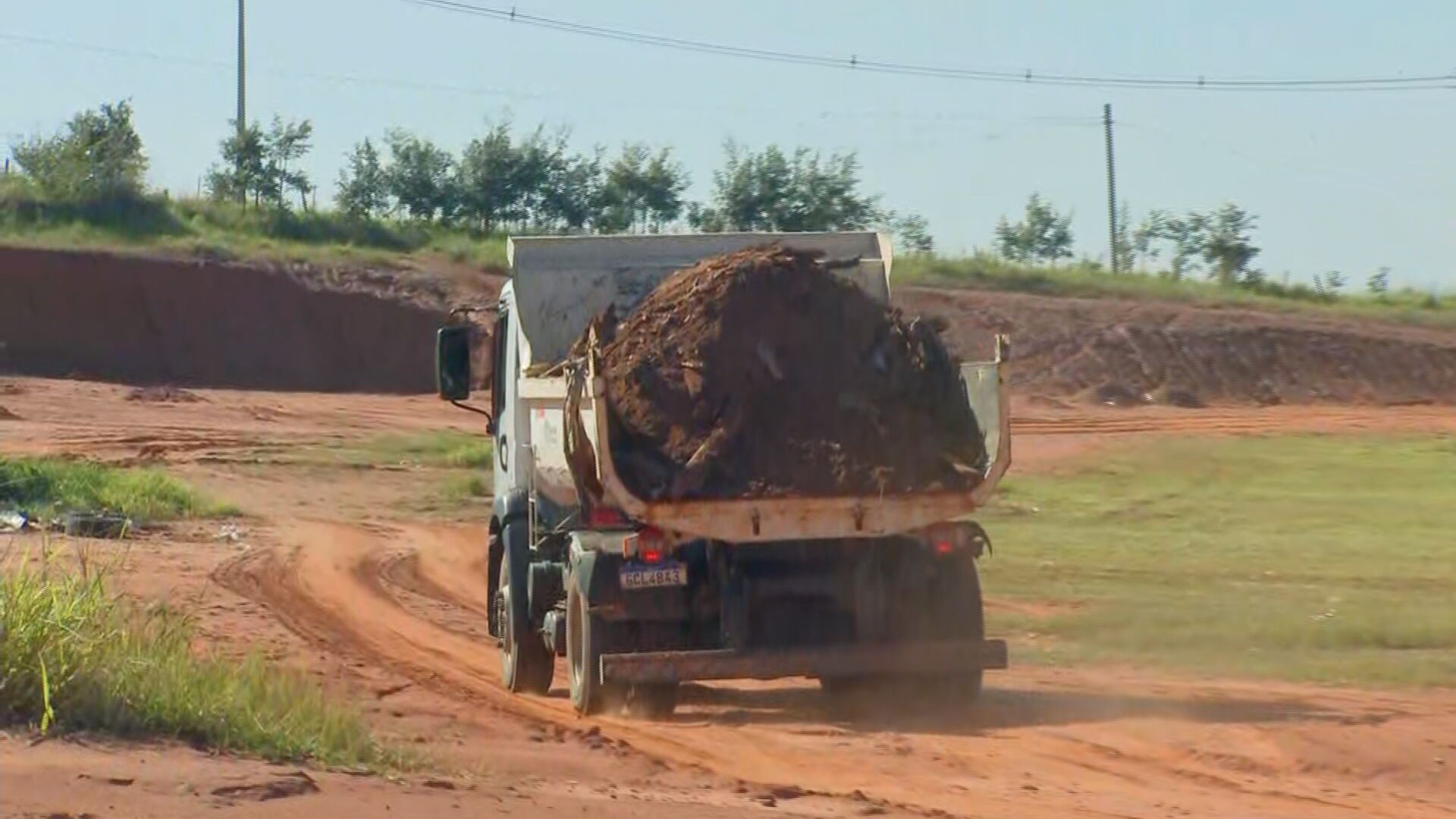 Justiça proíbe retirada de terra em Herculândia