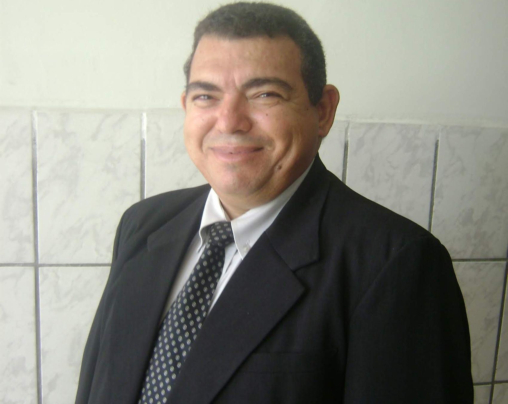 Motorista que morreu após carro cair em canal era pastor evangélico 