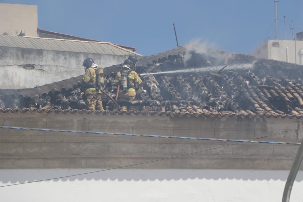 Câmara de Vereadores de Salvador é evacuada após incêndio — Foto: CBM-BA