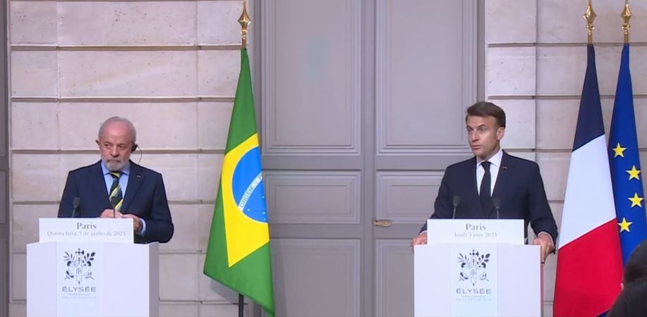Lula dá declaração após reunião com Emmanuel Macron em Paris