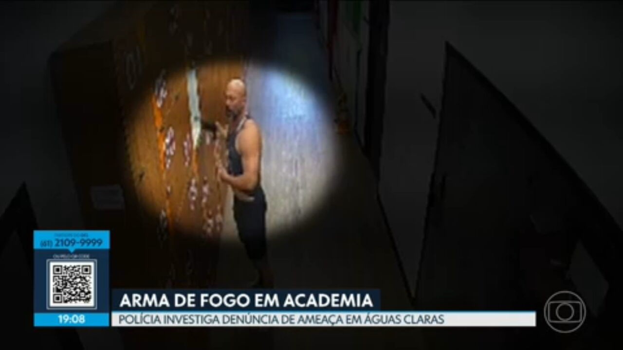 Bombeiro é exonerado após sacar arma em confusão no DF | G1