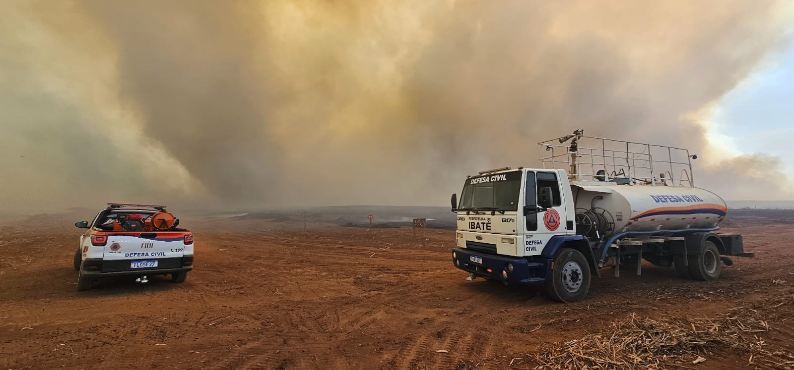 Incêndio atinge área de canavial em Ibaté e equipes tentam controlar as chamas