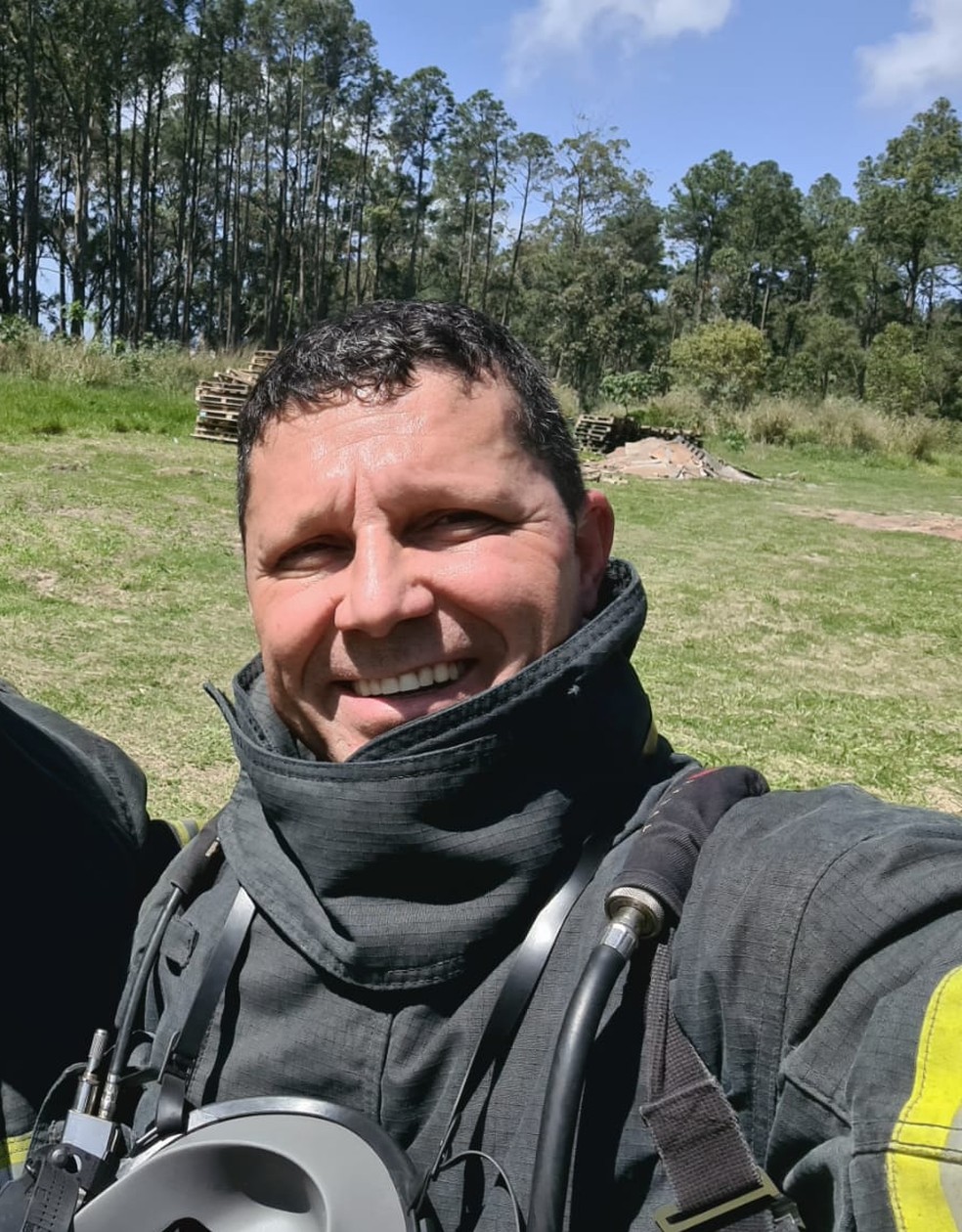 Sargento dos bombeiros morre ao pular rio e tentar salvar homem em SC — Foto: Fabíola Claudino Sampaio/Arquivo Pessoal