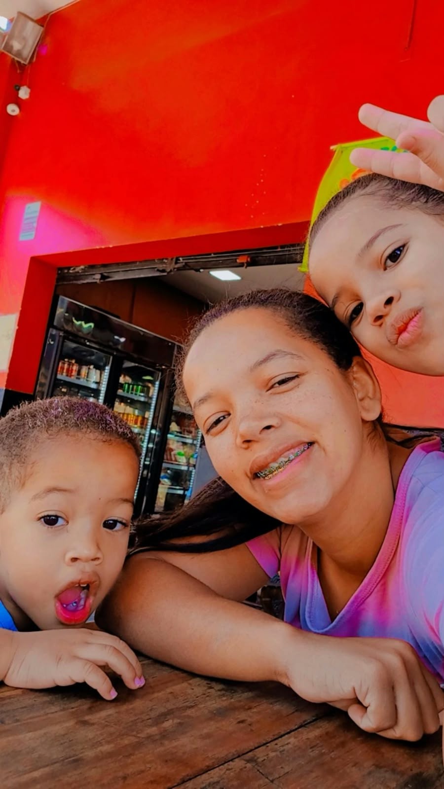 Confeiteira viraliza após fazer apelo nas redes sociais e vende todos os bolos em festival de doces