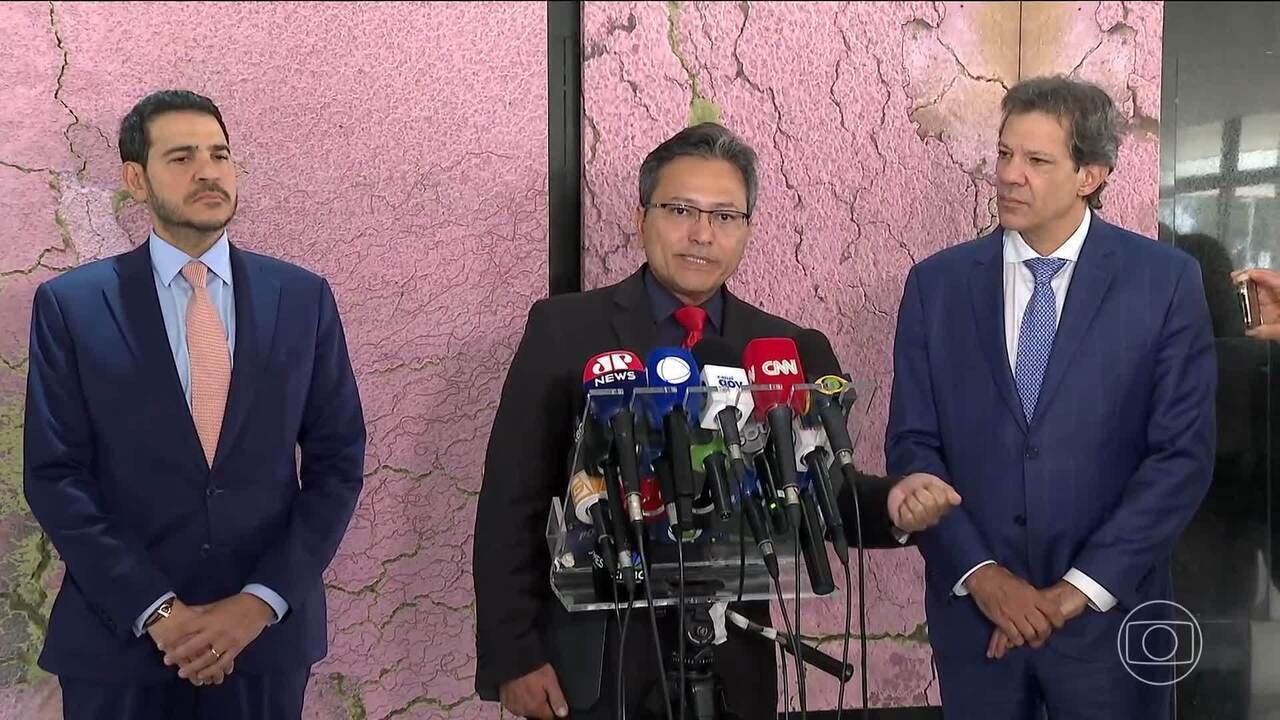 'Não temos que ter medo de enfrentar fake news', diz Lula após recuo sobre fiscalização do PIX