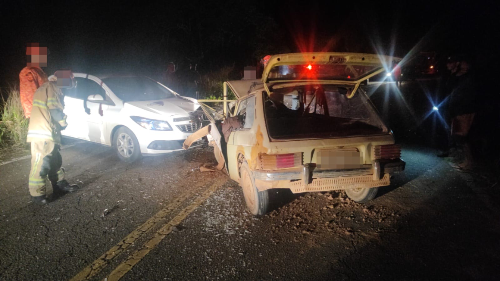 Homem morre e quatro pessoas ficam feridas em acidente na RJ-153, em Valença