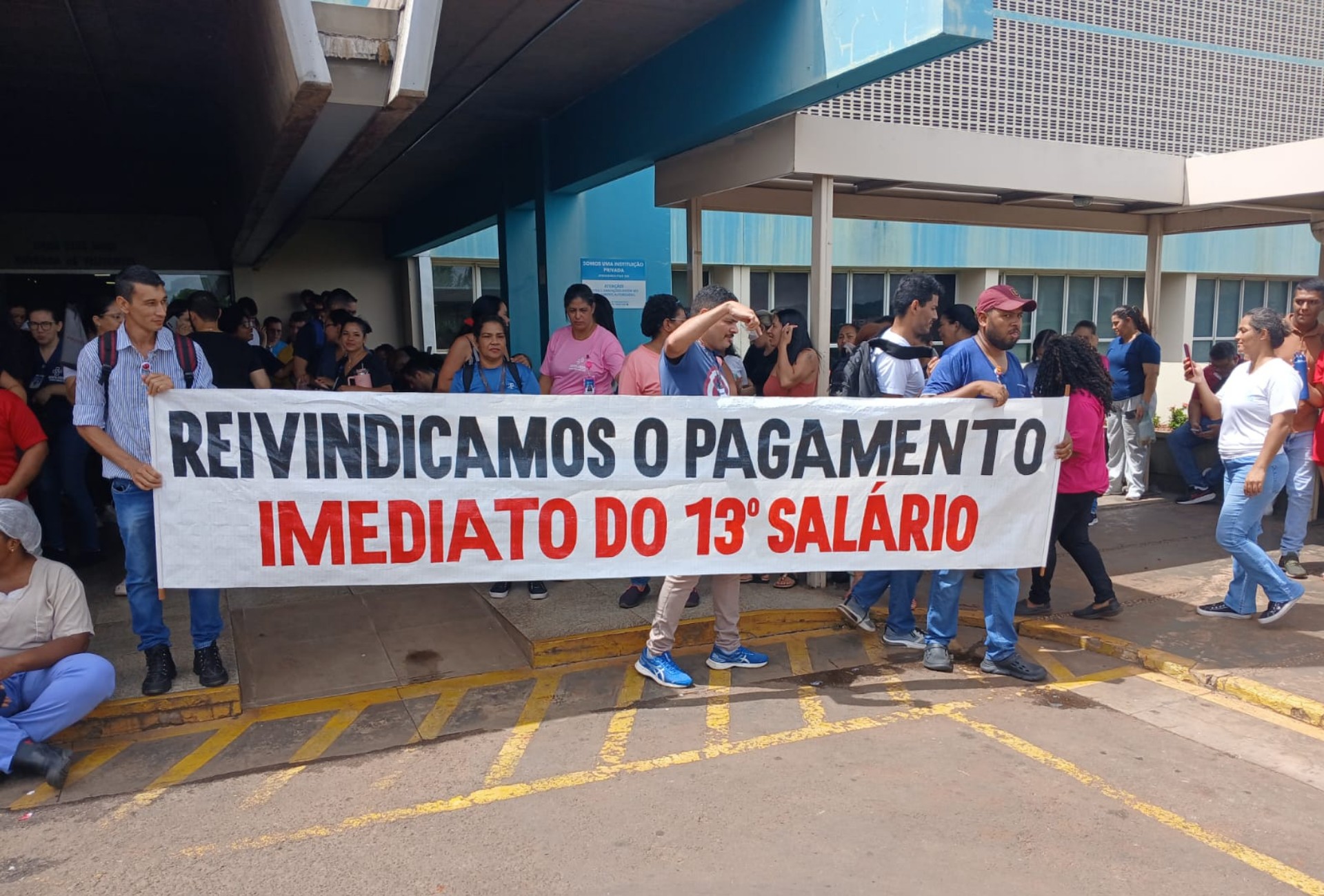 Profissionais da enfermagem da Santa Casa de Campo Grande paralisam atividades por falta do 13º