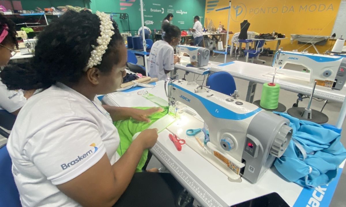 Projeto abre inscrições para curso gratuito de costura industrial em Salvador; saiba como participar