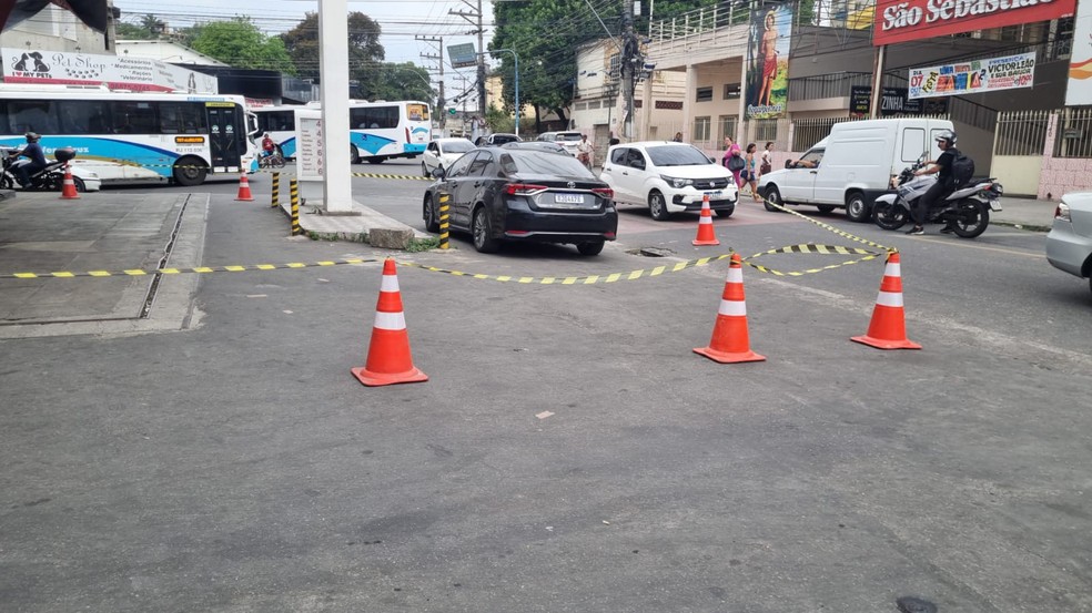 Carro do vereador Amigo Binho (Solidariedade) foi isolado pela Polícia Civil por suspeita de ter uma bomba — Foto: Arquivo pessoal