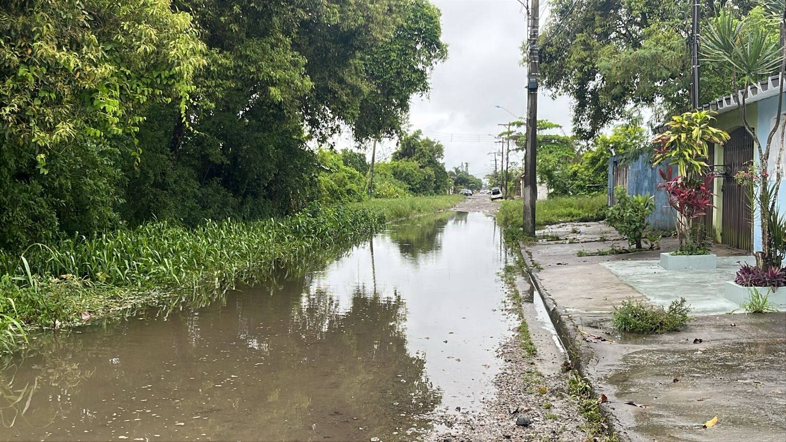 Governo de São Paulo envia 2,1 mil itens de ajuda humanitária após chuvas no litoral de SP 