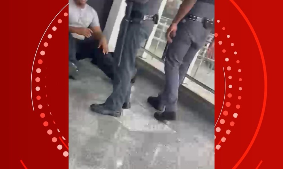 Homem é detido suspeito de ejacular em mulher no metrô de Salvador — Foto: Reprodução/Redes Sociais