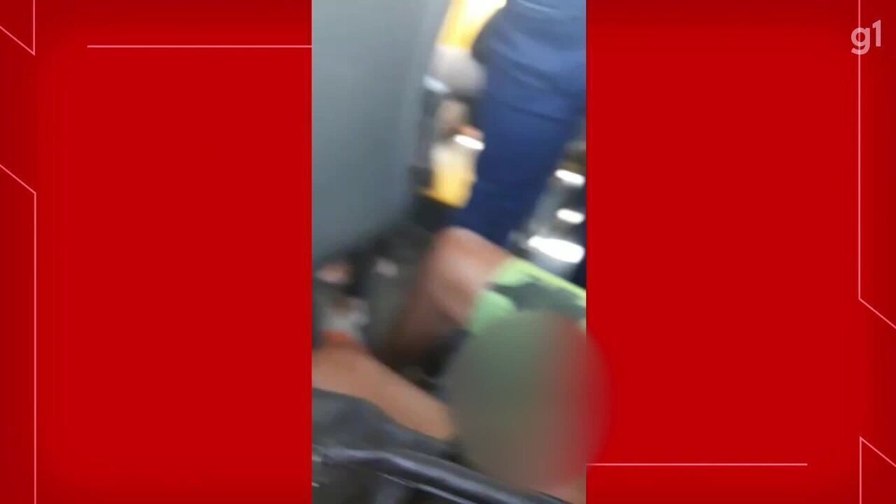 VÍDEO: homem se masturba ao lado de passageira, dentro de ônibus cheio no DF | Distrito Federal