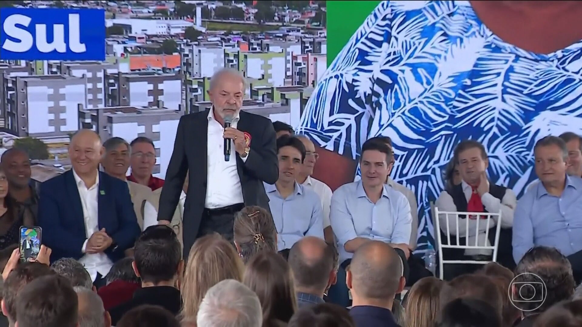 Lula diz que Trump quer ‘governar o mundo’ pelas redes sociais