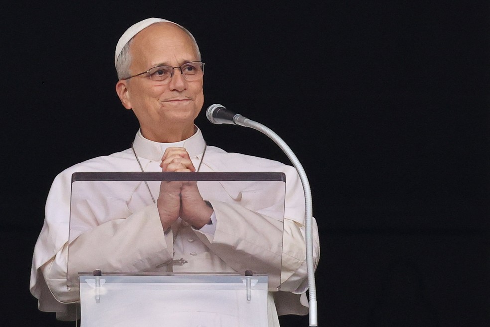 1 de 1
Papa Le&atilde;o XIV conduz ora&ccedil;&atilde;o no Vaticano ap&oacute;s ter alta do hospital &mdash; Foto: Yara Nardi/Reuters