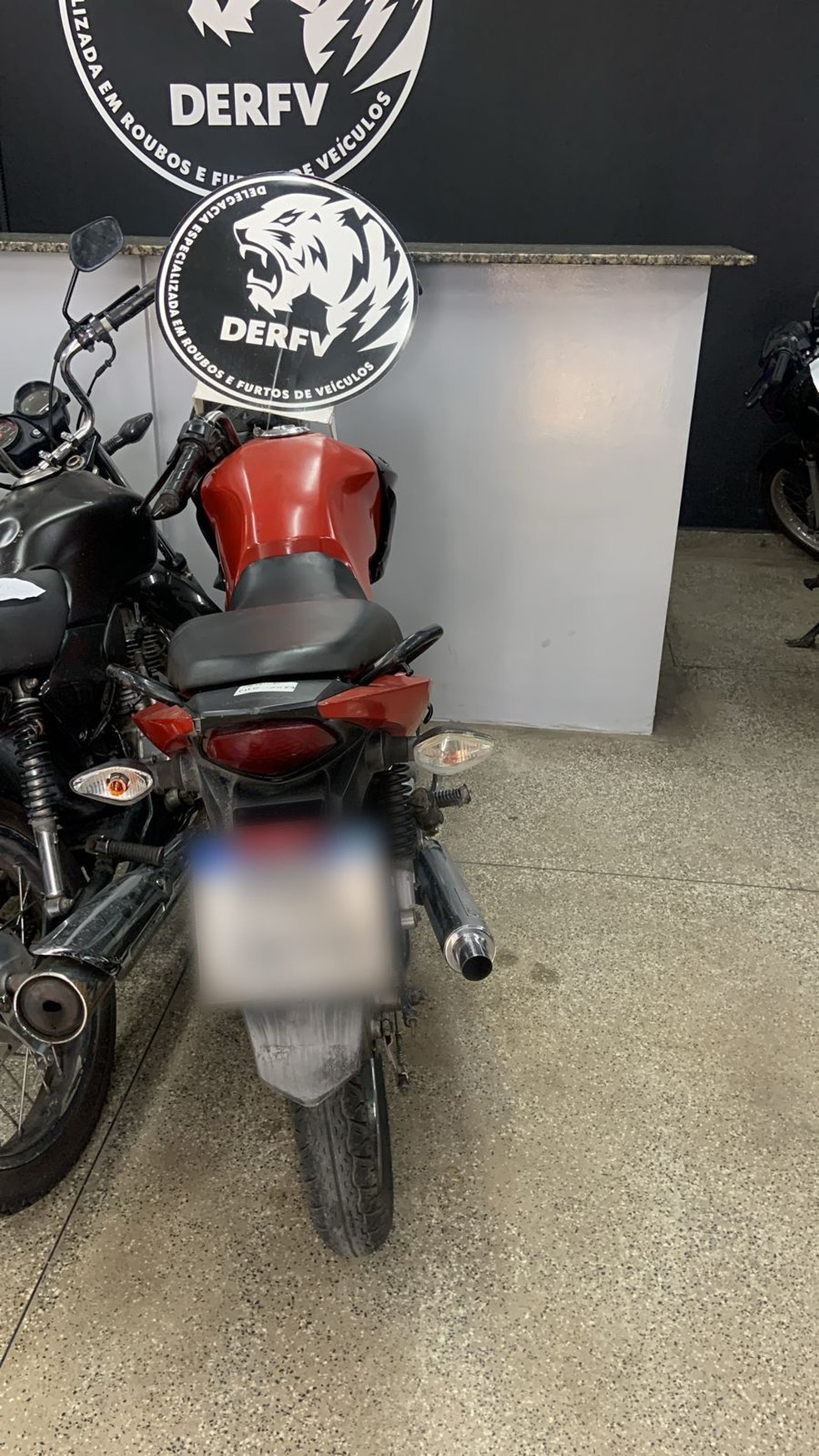 Motocicleta clonada e com restrição de furto apreendida em Manaus — Foto: Divulgação/PC-AM