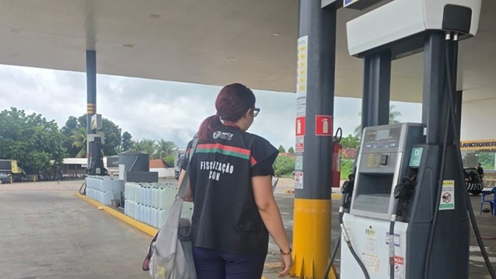 MP do Ceará fiscaliza postos no Cariri. — Foto: Reprodução/MPCE