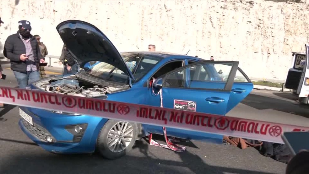 Homens armados atiraram contra motoristas em uma rodovia próxima a Jerusalém — Foto: Reuters