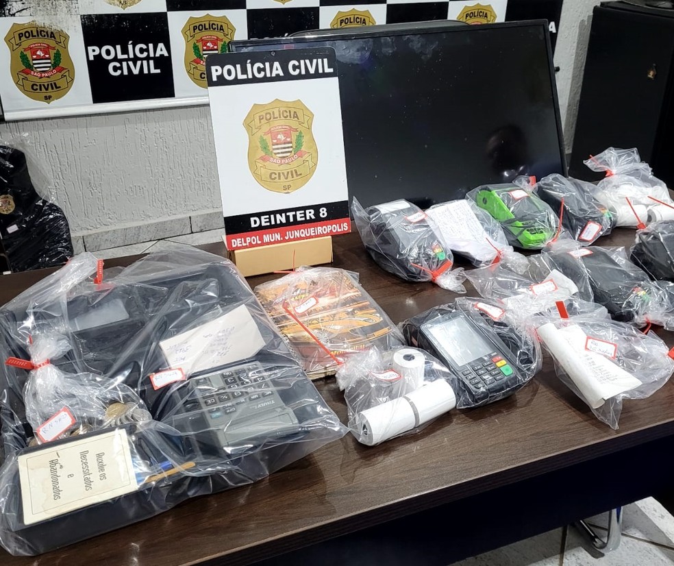Operação policial apreende equipamentos de jogos de azar em estabelecimentos comerciais, em Junqueirópolis (SP) — Foto: Polícia Civil