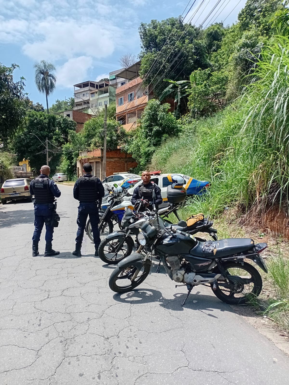 Moto com suspeita de clonagem é apreendida e outras três são removidas em Volta Redonda