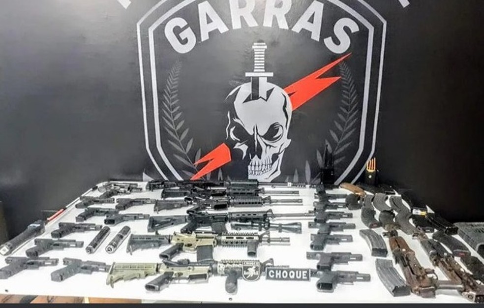 Arsenal foi apreendido com suspeitos ligados à milícia de Jamilzinho. — Foto: PMMS/Reprodução