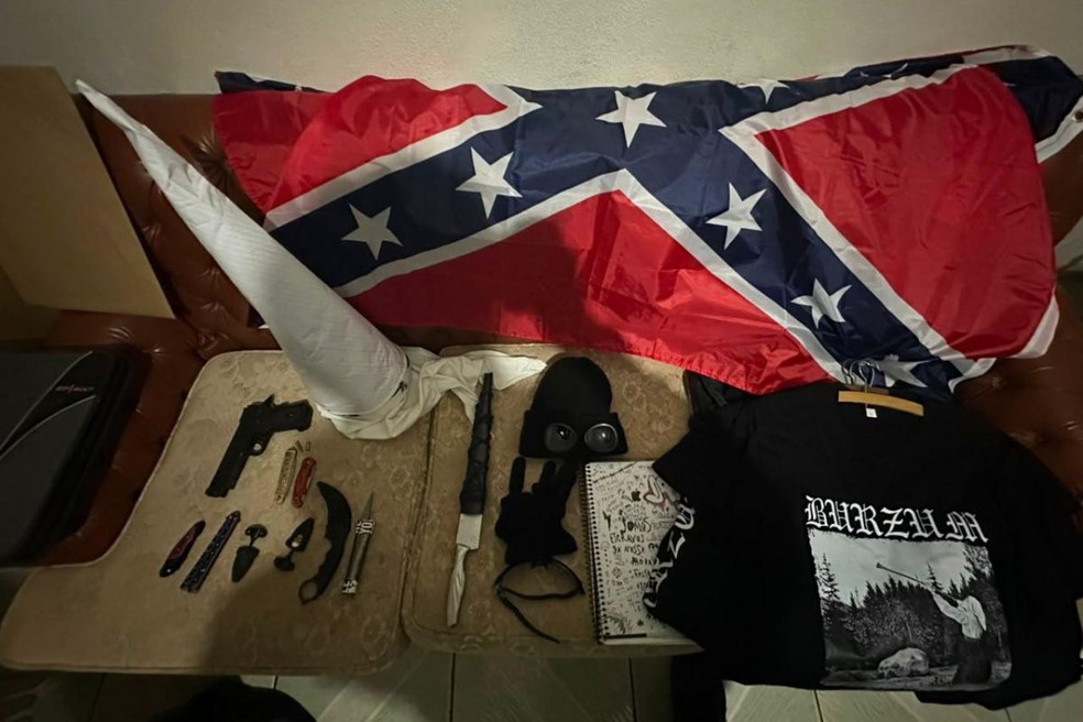 Objetos apreendidos com adolescentes acusados de coagir suicídio — Foto: Reprodução/PCMS