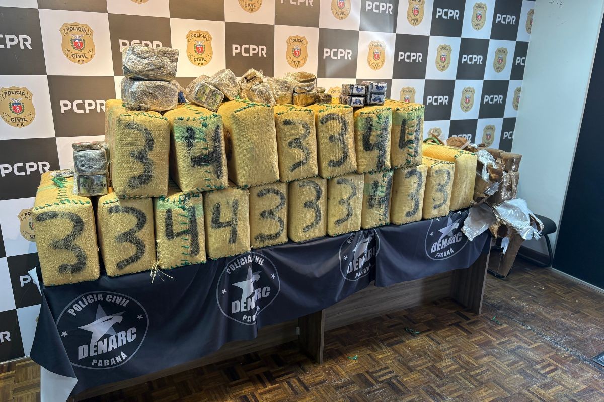 Polícia faz segunda maior apreensão de haxixe da história do Brasil em cidade da Grande Curitiba