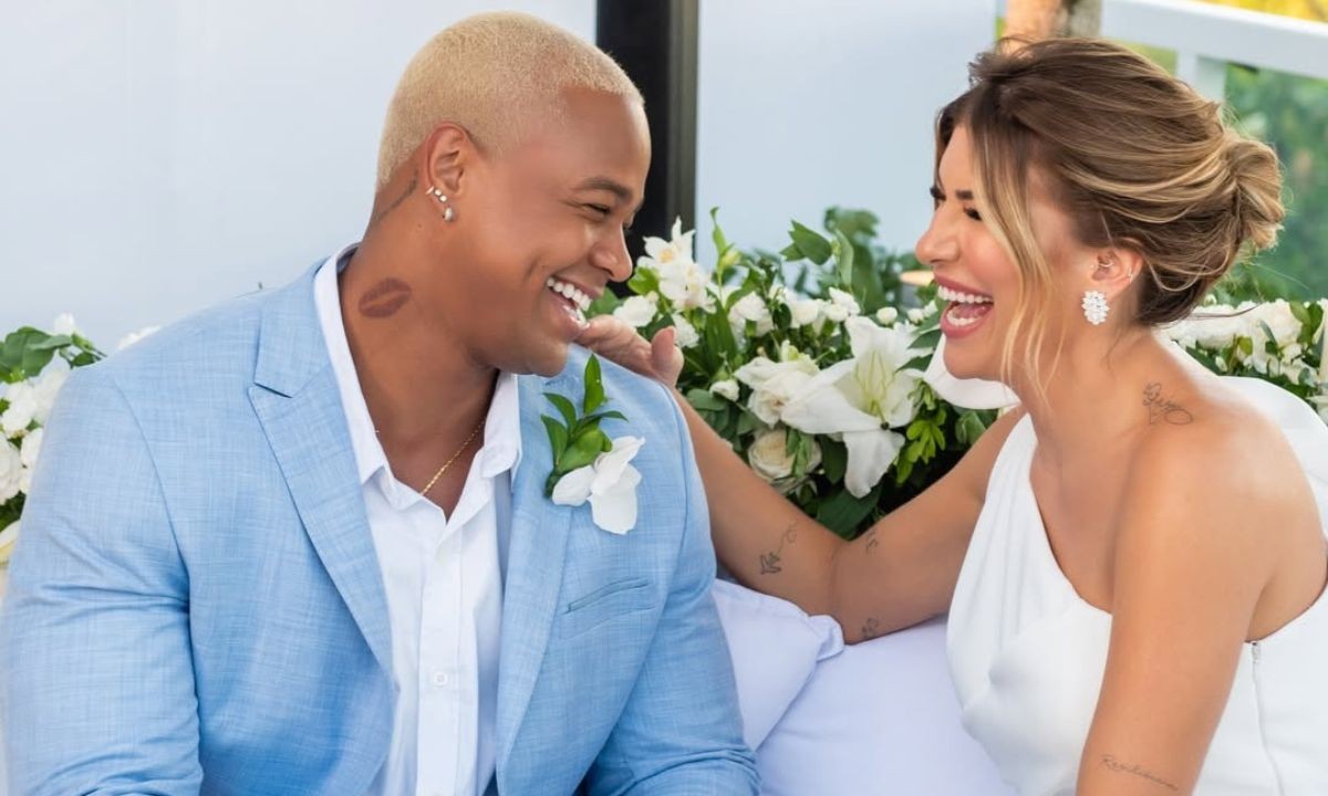 Léo Santana abre álbum de casamento com Lore Improta para celebrar cinco anos de união