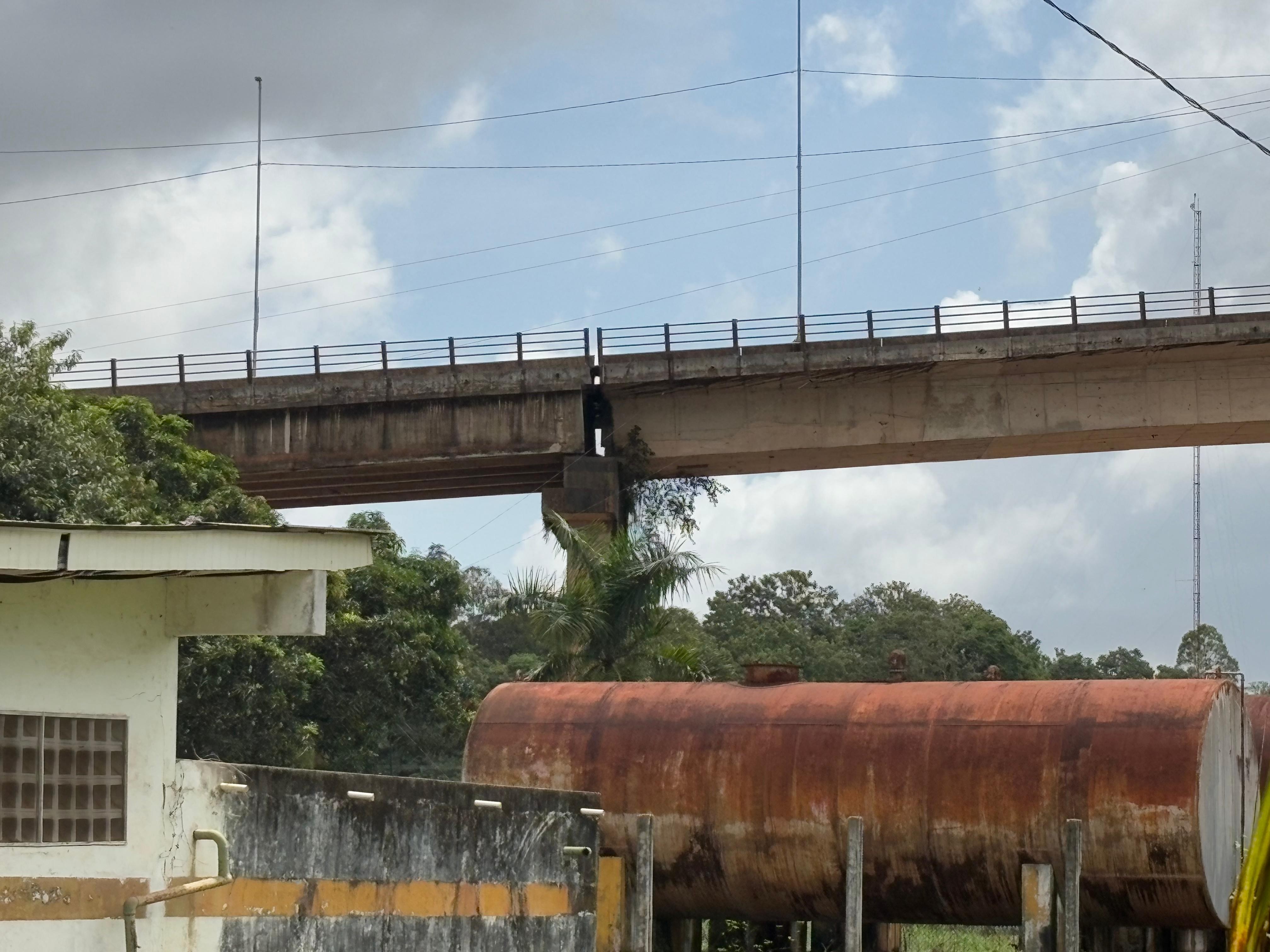 Abertura em juntas de dilatação da ponte sobre o rio Matapi causa preocupação em motoristas no AP