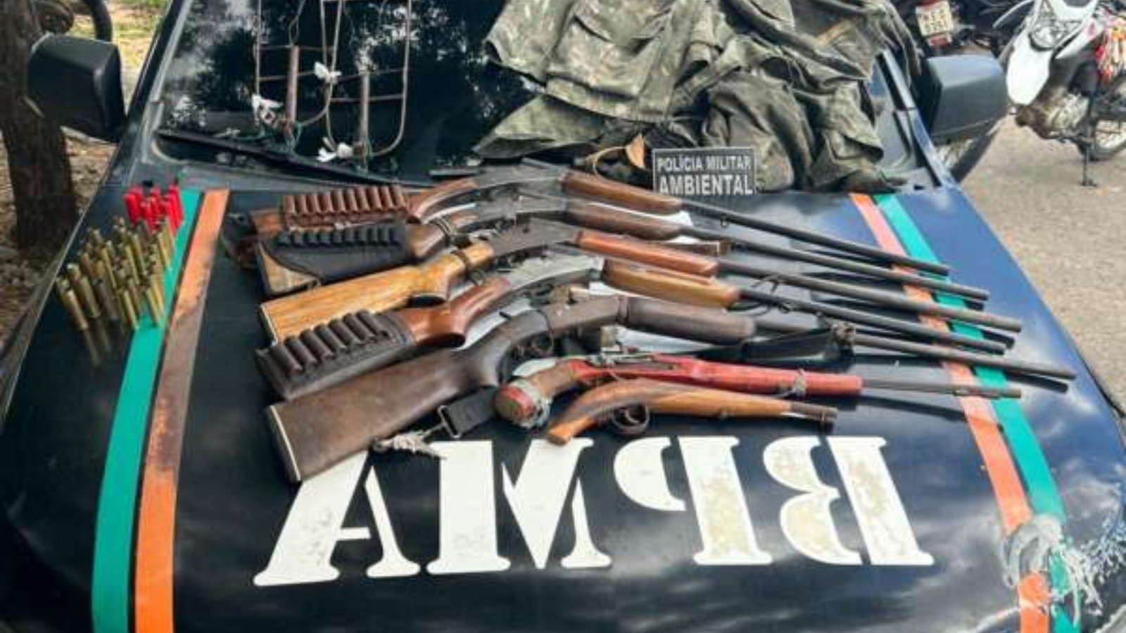 Nove armas de fogo e materiais utilizados para caça ilegal são apreendidos no interior do Ceará
