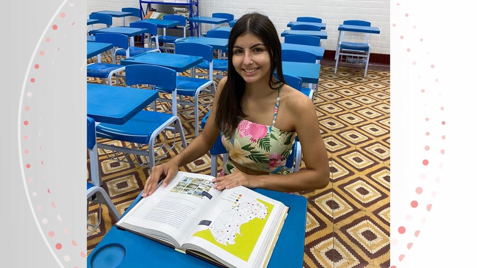 Amanda Teixeira Zampiris, 18 anos, estudante de escola pública no ES e nota mil na redação do Enem 2023 — Foto: Divulgação