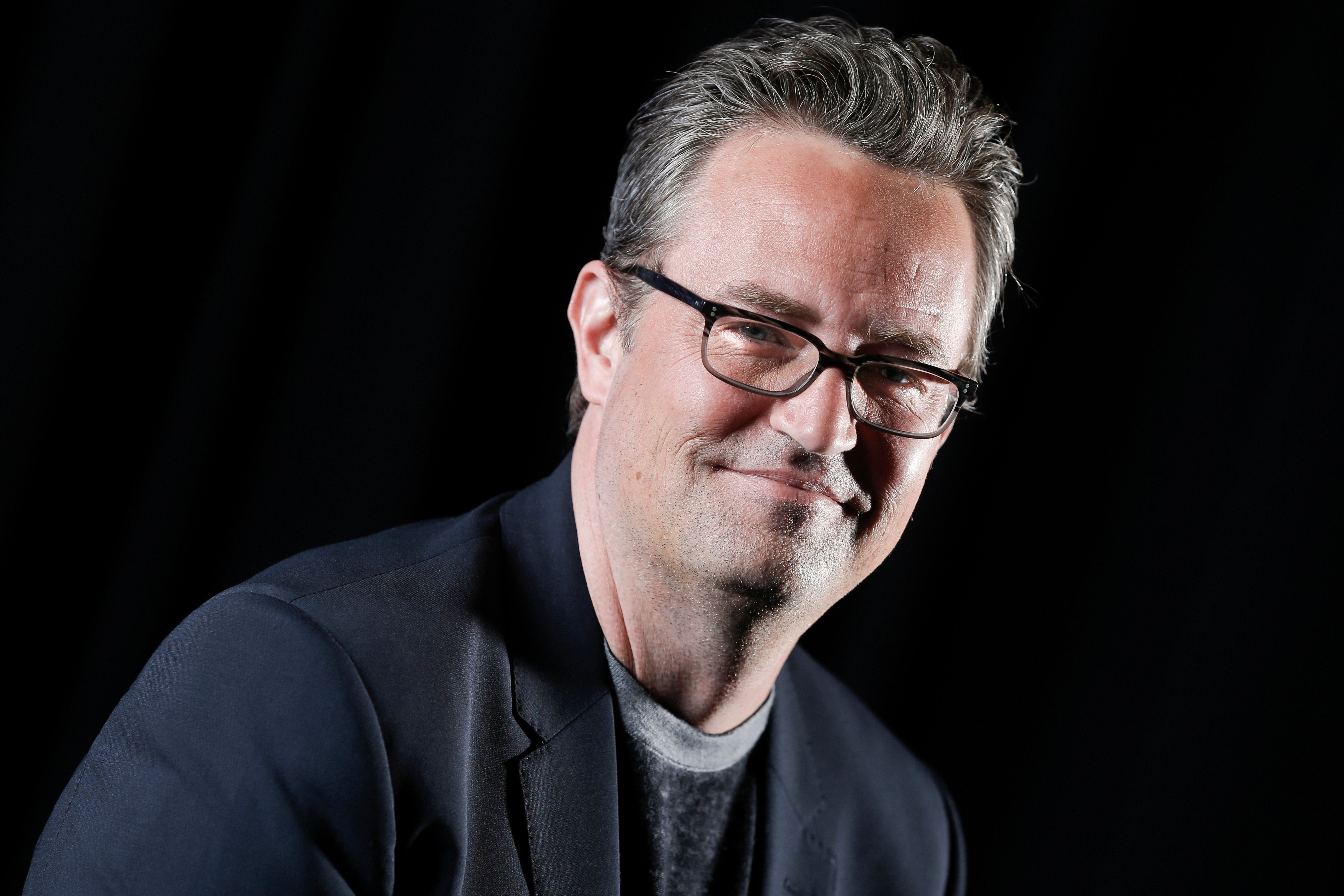 Ex-assistente de Matthew Perry é condenado por morte do ator
