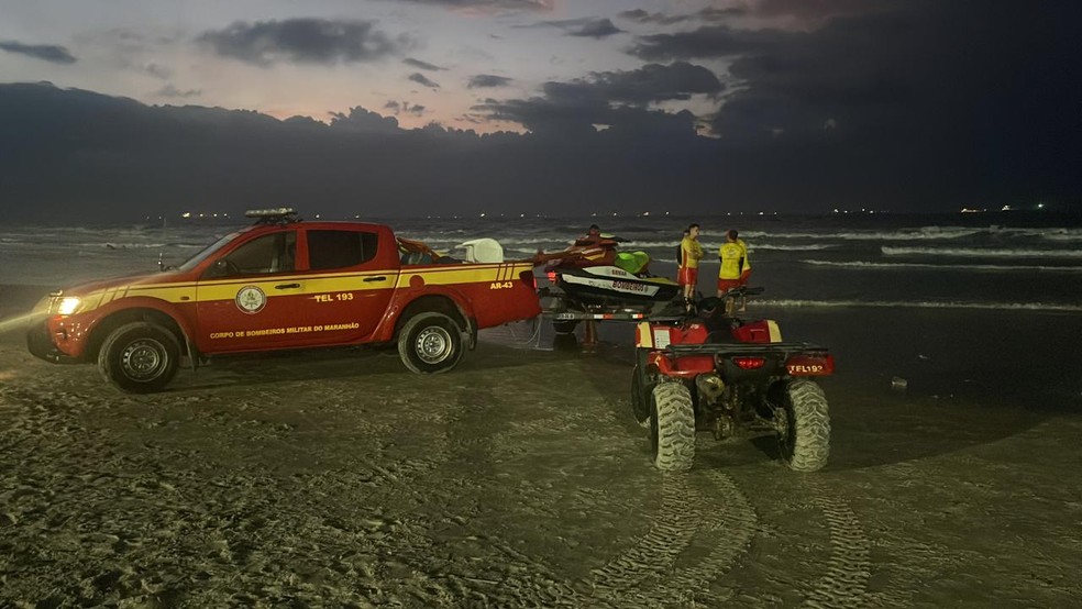 Criança de nove anos de idade se afogou na praia do Olho d'Água, em São Luís — Foto: Divulgação/Corpo de Bombeiros