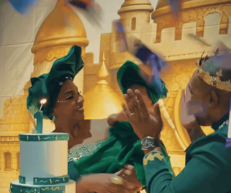 Menina vira 'princesa de Wakanda' após ganhar festa de 1 ano e convidados surpreendem com homenagens à cultura africana; VÍDEO