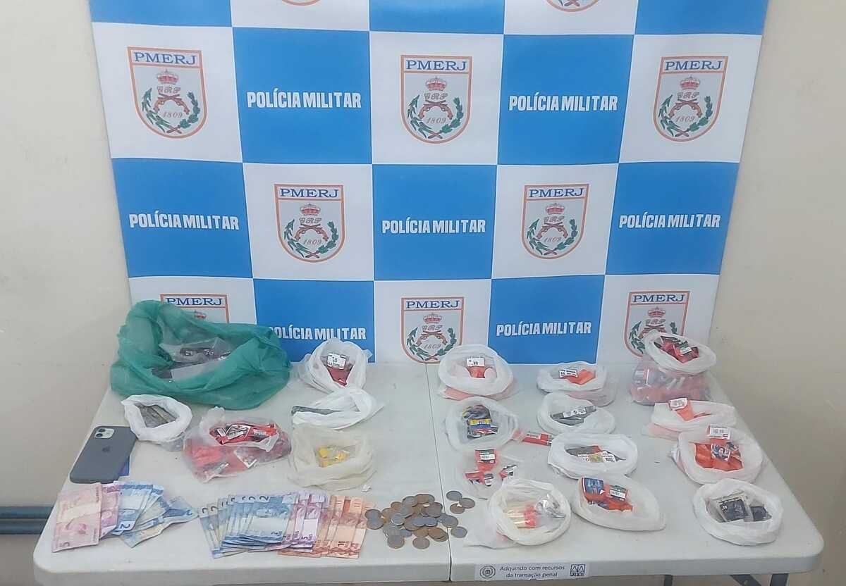 Dois homens são presos com drogas em Volta Redonda