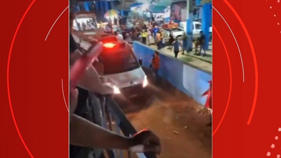 Vítimas foram socorridas por equipes do Samu — Foto: Reprodução/TV Sudoeste