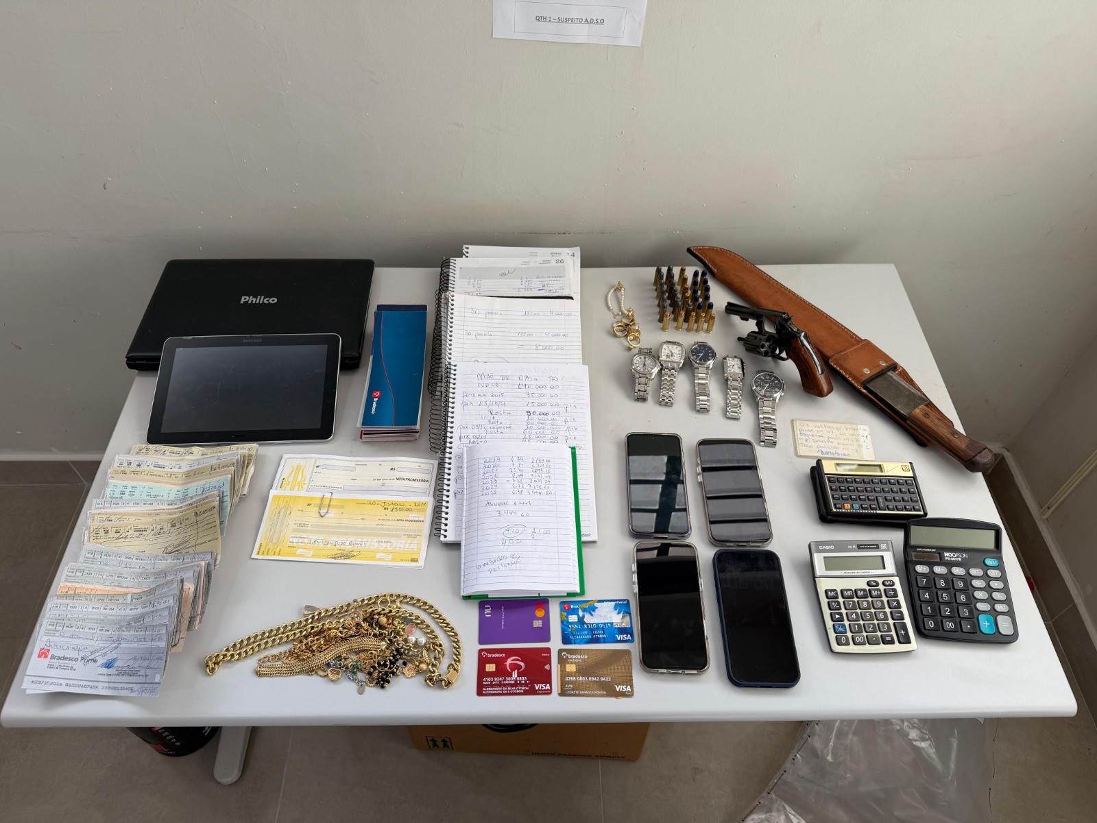 Polícia apreende joias, veículos e folhas de cheque em operação para combater esquema de empréstimos com cobrança de juros abusivos