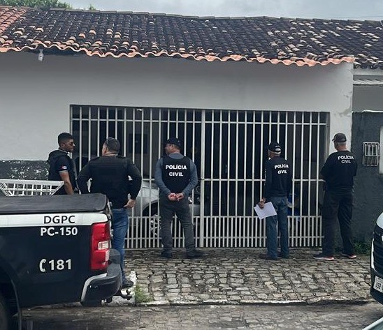 Homem é preso por envenenar e jogar bombas nos animais em Maceió