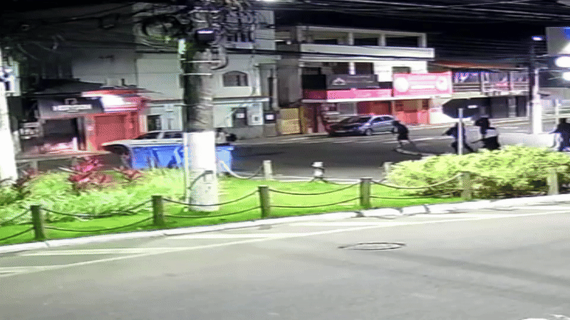 VÍDEO: adolescentes usam carro roubado para arrombar loja e levar de perfumes a celulares no ES