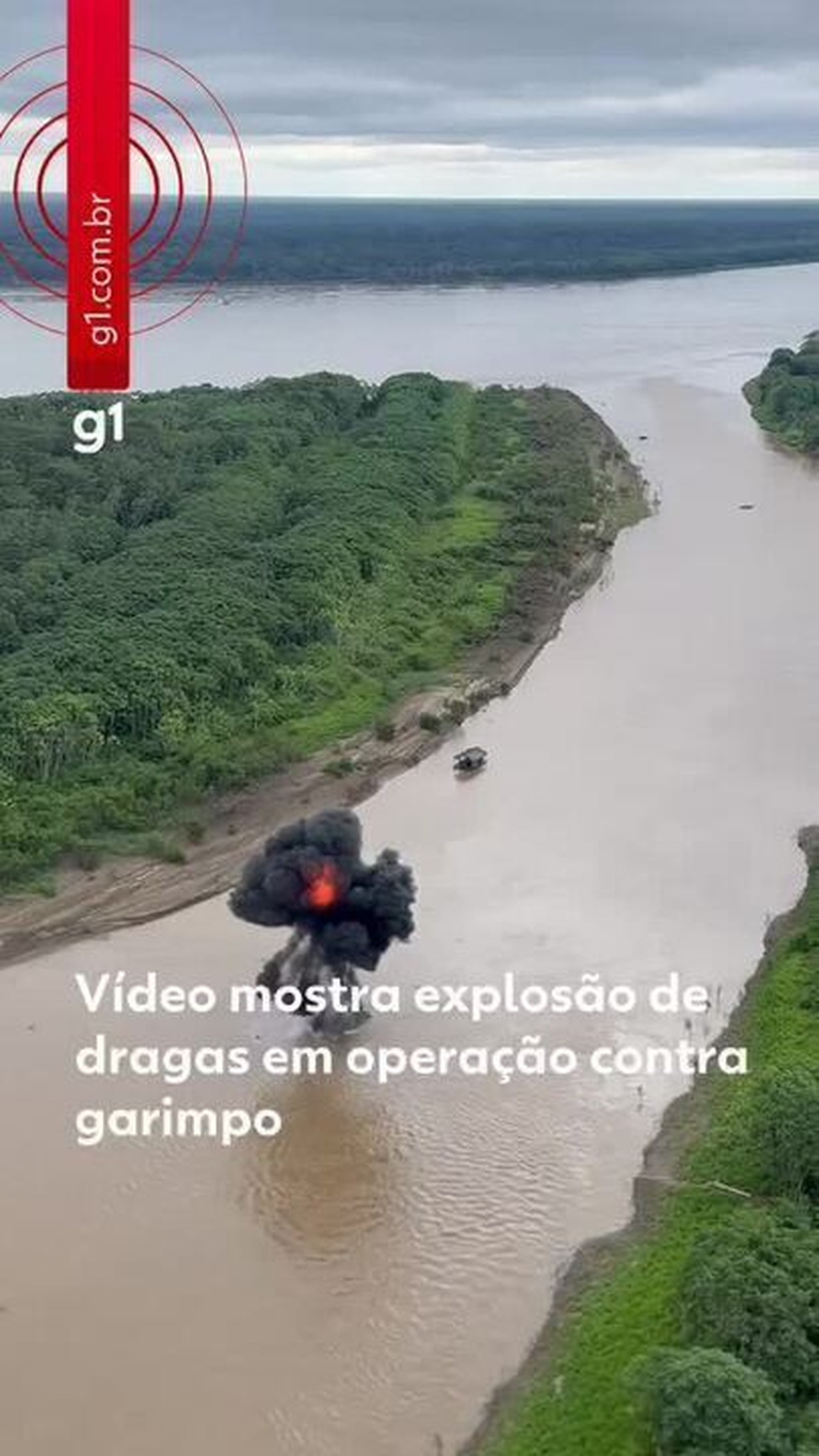 Vídeos mostram explosões de dragas durante operação contra garimpo no Rio Madeira em RO