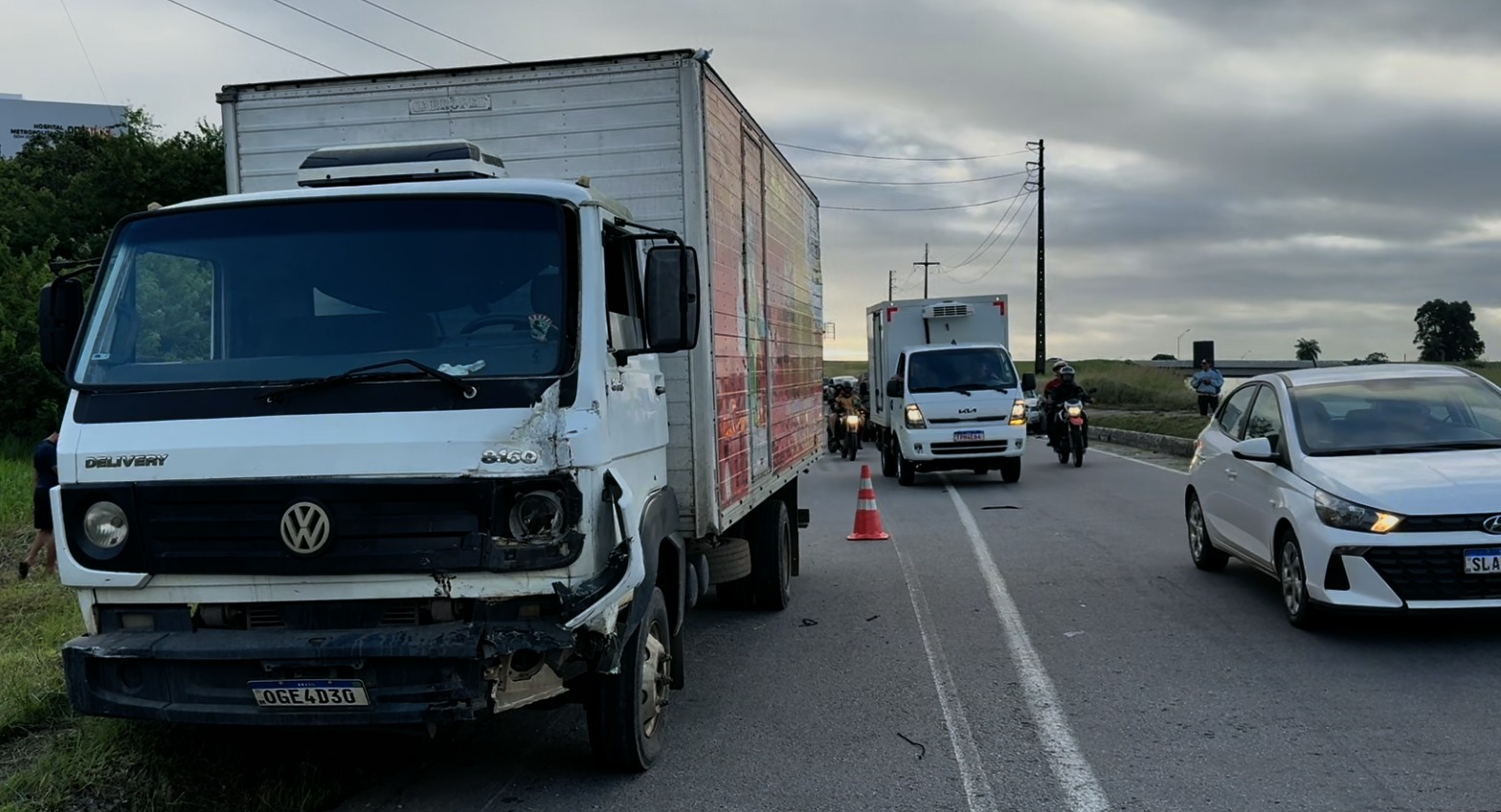 Acidente envolvendo seis veículos deixa uma pessoa ferida em rodovia, na Grande João Pessoa