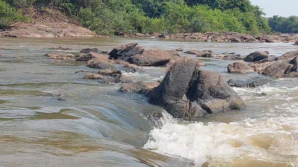 Seca do rio Machado expoem pedrais e abre cachoeiras em Ji-Paraná — Foto: Juliana Santos/Rede Amazônica