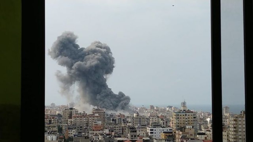 Foto feita por Kayed da janela de uma das casas em que ficou em meio à guerra — Foto: Arquivo pessoal (via BBC)