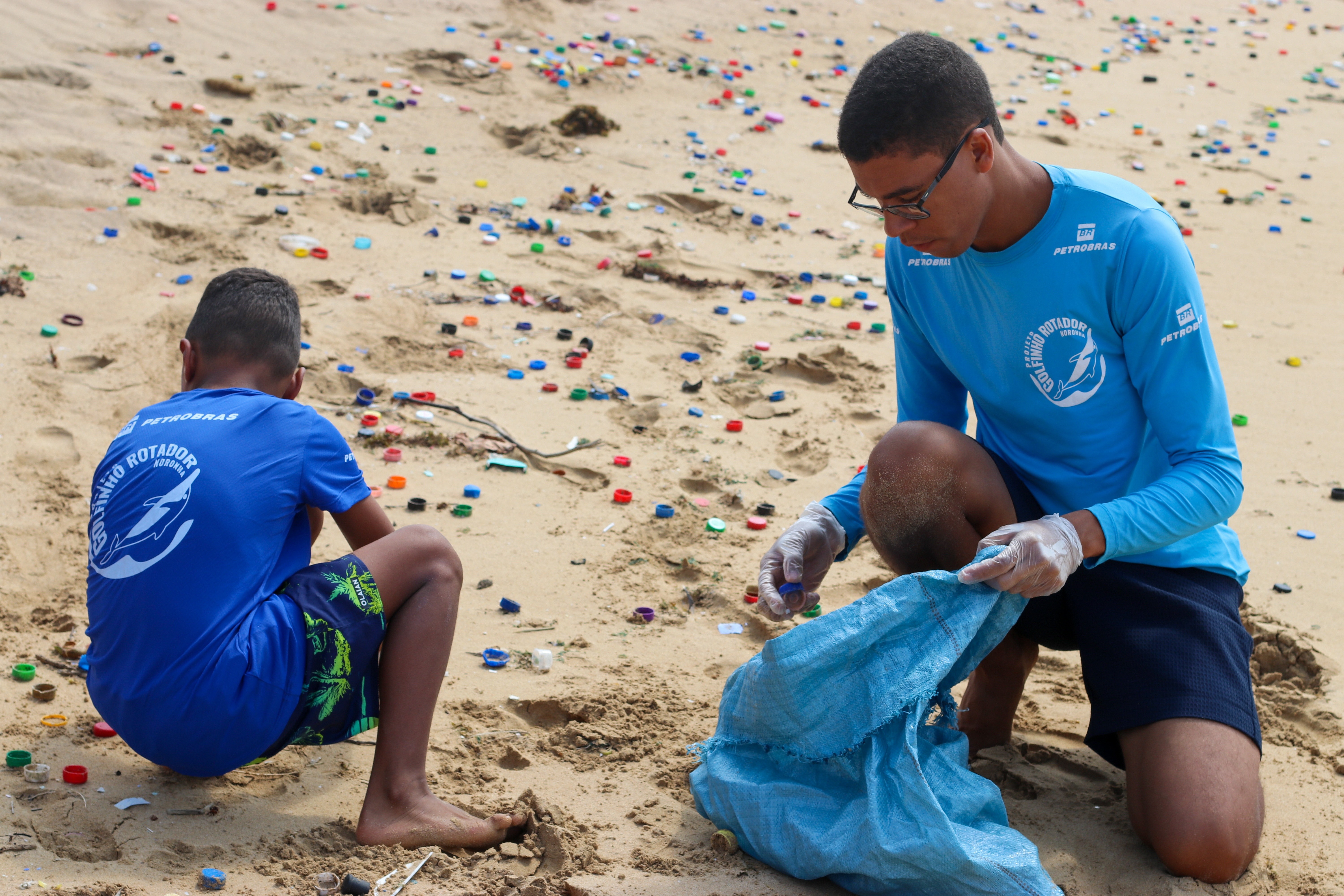 Maior parte do lixo oceânico que chega em Fernando de Noronha vem do Congo, indica estudo