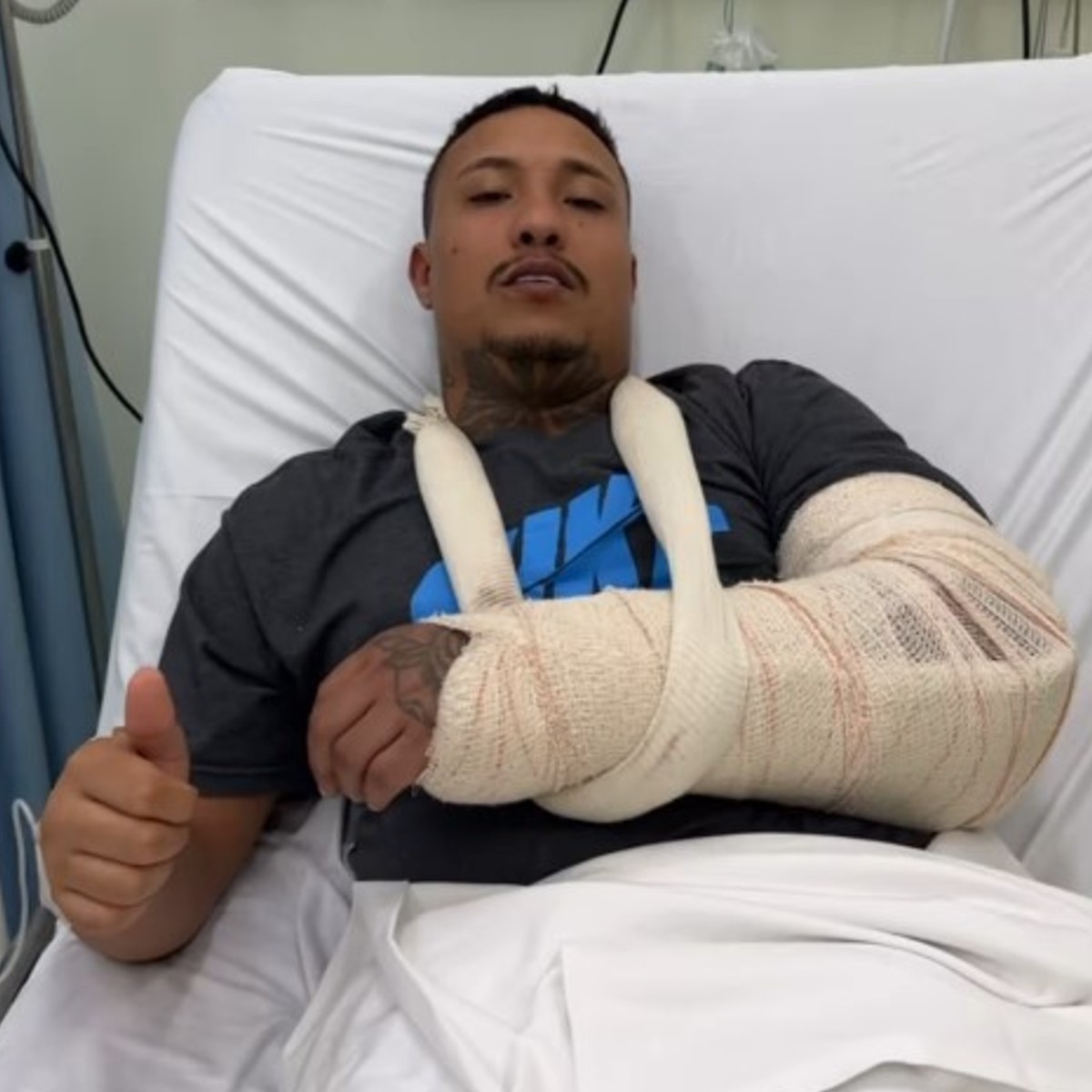 João Igor, baleado por PM em ônibus, diz que 'nasceu de novo' e canta música gospel no hospital
