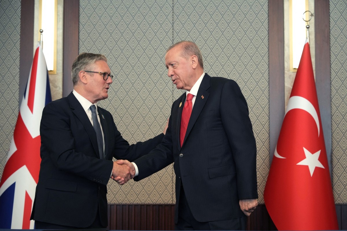 Starmer diz que Erdogan presenteou líderes da Otan com pistolas