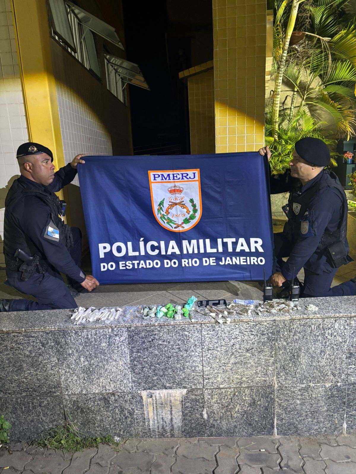 Trio é preso por tráfico de drogas em Três Rios