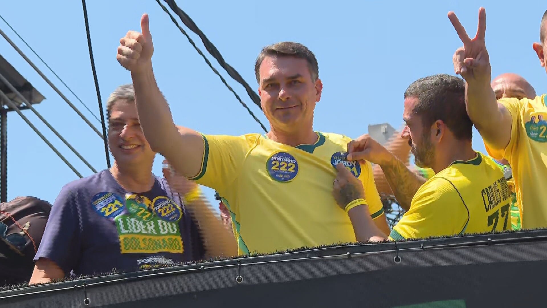 Flávio Bolsonaro participa de evento de campanha na Baixada Fluminense