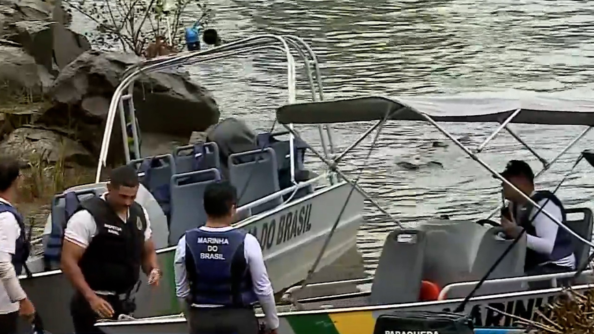 Buscas submersas por desaparecidos após queda de ponte entre o MA e TO são interrompidas durante abertura das comportas da Usina de Estreito